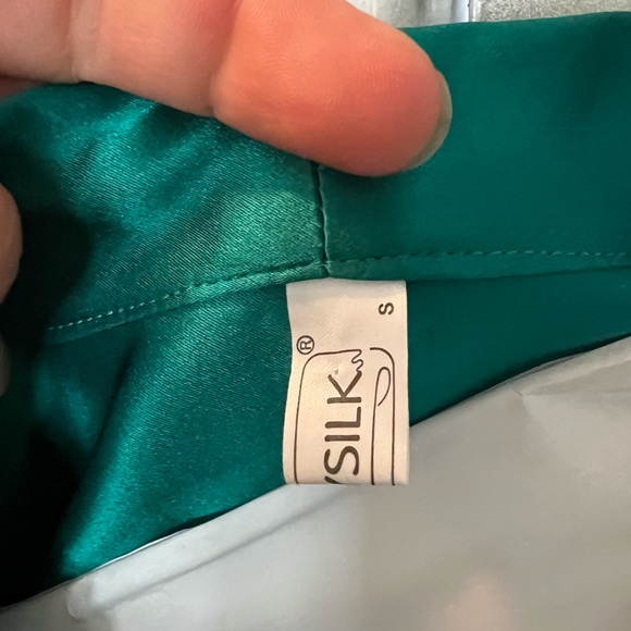 Emerald green Lily Silk silk shirt with built in scarf. Small - Picture 2 of 4